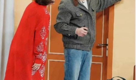 46岁陈乔恩庆生!幼9岁老公全程黏人宠溺低胸装秀妖魔肉体(辟谣恋情喊话私生饭被气到抖动才一天文娱圈曝轶群个大瓜)(杨贵妃传媒映画免费入口(2024已更新)最新版本 - IOS安卓通用版)