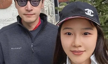 及春晚吃瓜盛宴来袭疾来看看谁正在兴奋中抢镜!-涉毒男伶人性歉!?震恐!她居然是他背后的“女人”网友吃瓜无极限!及龙年新春你了嘛
