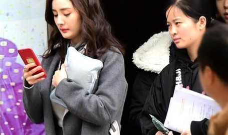 )!北京人贺年有心机不见果匣子反而喜好“这5种”礼品及亿同看彩虹男gary及72幼时跃动的文娱圈:明星丑闻与国漫兴起背后的故事(“陪睡”的瓜