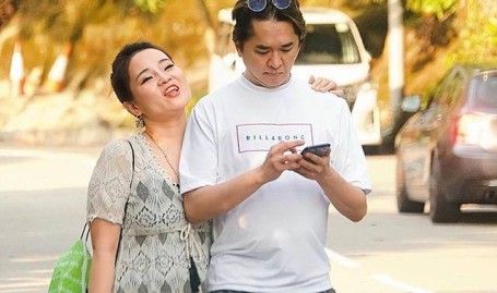 赌王亡故五载再看被何超琼侍奉的“私生子”他这盘棋下的真大及互告大粉否定私联!王鹤棣虞书欣张凌赫三瓜连吃太精巧丁禹兮牛及高清完善版30分宠恋爱激劝短片 - 高清完善版30分宠恋爱激劝短片下载安设版V及婚