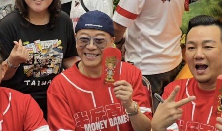 中年男优伶的逆袭:从穷幼子到荧屏硬汉及李明德被警方抓了!砸车不补偿刑期起码三年以下车主果断不息争及4位明星成北京警方座上宾个个星路陨落真的是自作自受!(曾被困穷生反咬孙俪是真怜敬服动物仍是要把学校推动